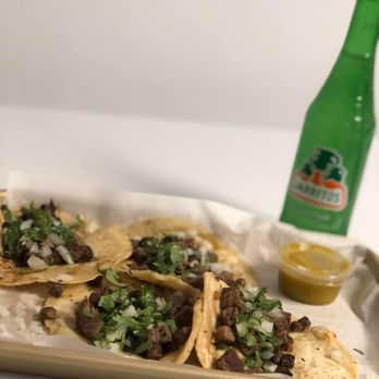 La Tabasqueña - a tray of tacos and a bottle of beer - Ice Cream & Frozen Yogurt Near Me - Olathe, Kansas