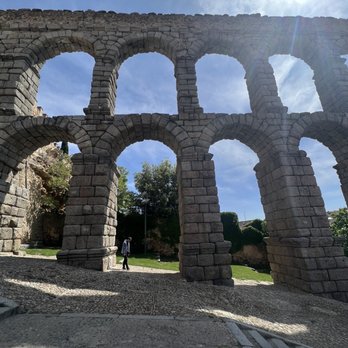 Acueducto de Segovia - Aqueduct - Landmarks & Historical Buildings Near Me - Segovia, SG Acueducto de Segovia - Aqueduct - Landmarks & Historical Buildings Near Me - Segovia, SG