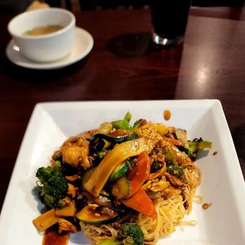 Pho Saigon - Stir Fried Noodles with Chicken - Vietnamese Near Me - Lexington, Kentucky