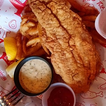 Queens Bully - Fried cat fish and french fries - Gastropubs Near Me - Forest Hills, New York