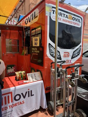 Torta Movil by null