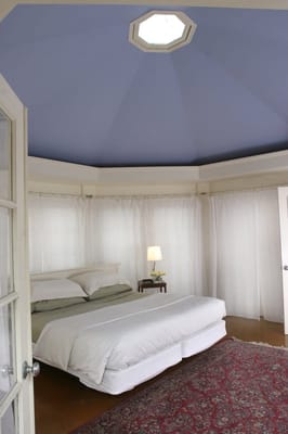 Inn On Columbia by null