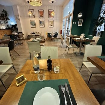 Restaurant Secret - Dining area. - Mediterranean Near Me - Valencia, V Restaurant Secret - Dining area. - Mediterranean Near Me - Valencia, V