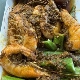 Half Pound Shrimp, okra and potatoes with Kuya's special house sauce - magnificient Half Pound Shrimp, okra and potatoes with Kuya's special house sauce - magnificient