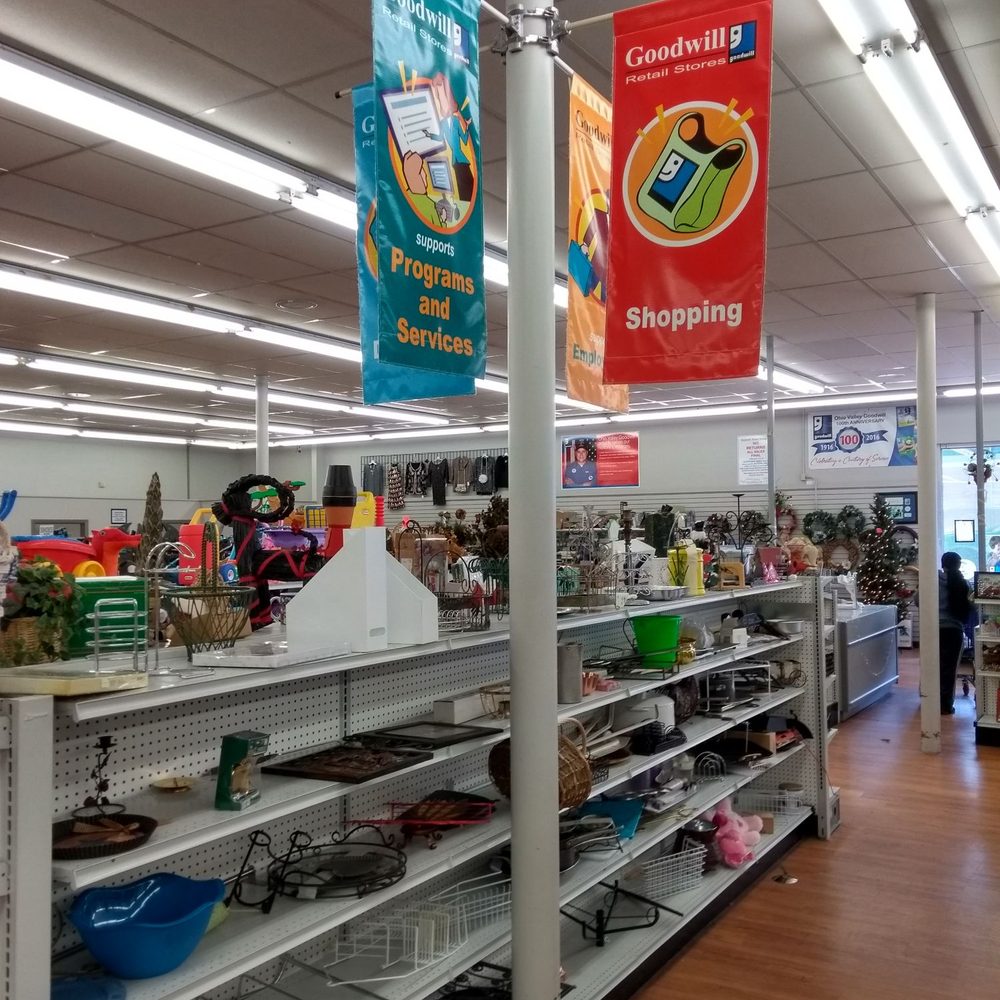 Goodwill - View toward front with banners @goodwill #tuesday #christmaseve @yelpcincy - Thrift Stores Near Me - Cincinnati, Ohio Goodwill - View toward front with banners @goodwill #tuesday #christmaseve @yelpcincy - Thrift Stores Near Me - Cincinnati, Ohio