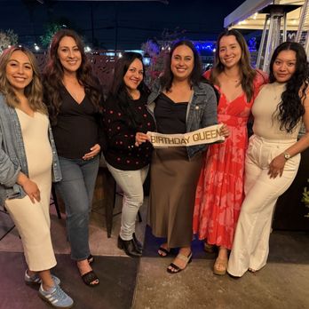 Trenta Pizza & Cucina - Bday celebration with my girlies - Pizza Near Me - Costa Mesa, California