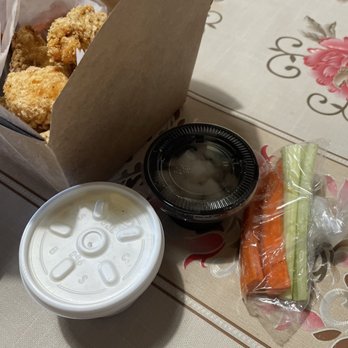 Geeko Chicken - Ranch, radish, and veggies - Chicken Wings Near Me - Signal Hill, California Geeko Chicken - Ranch, radish, and veggies - Chicken Wings Near Me - Signal Hill, California