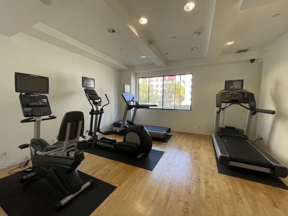 ARGON WILSHIRE APARTMENTS Updated September 2024 10636 Wilshire