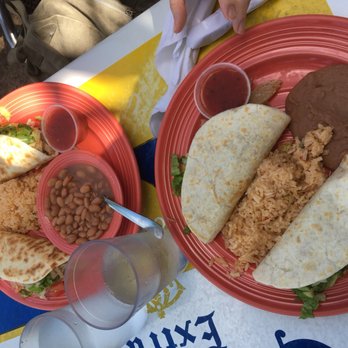 Julio's Café - Chicken and Fajita Tacos - Mexican Near Me - Austin, Texas