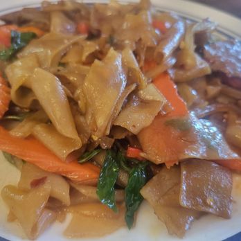 Easy Thai - Drunken Noodles - Thai Near Me - Chula Vista, California Easy Thai - Drunken Noodles - Thai Near Me - Chula Vista, California