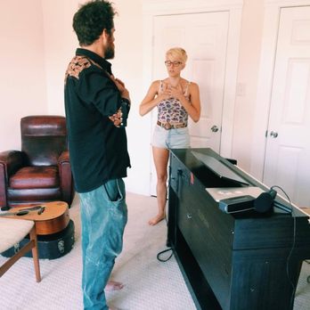 Voice Lessons with Sarah Lessire - Musical Instruments & Teachers Near Me - Los Angeles, California Voice Lessons with Sarah Lessire - Musical Instruments & Teachers Near Me - Los Angeles, California
