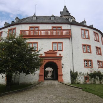 Schloss Oelber - Der Eingang zum Schloss. - Castles Near Me - Baddeckenstedt, NI