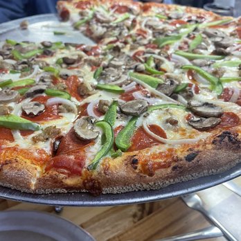 This Guy’s Pizza - Pizza - Pizza Near Me - Bushnell, Florida