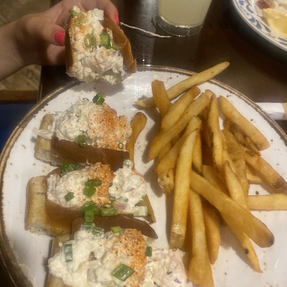 Lobster shrimp roll
