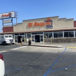 El Super - Entrance