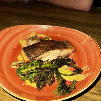 Le Papagayo - Salmon - Breakfast & Brunch Near Me - Encinitas, California