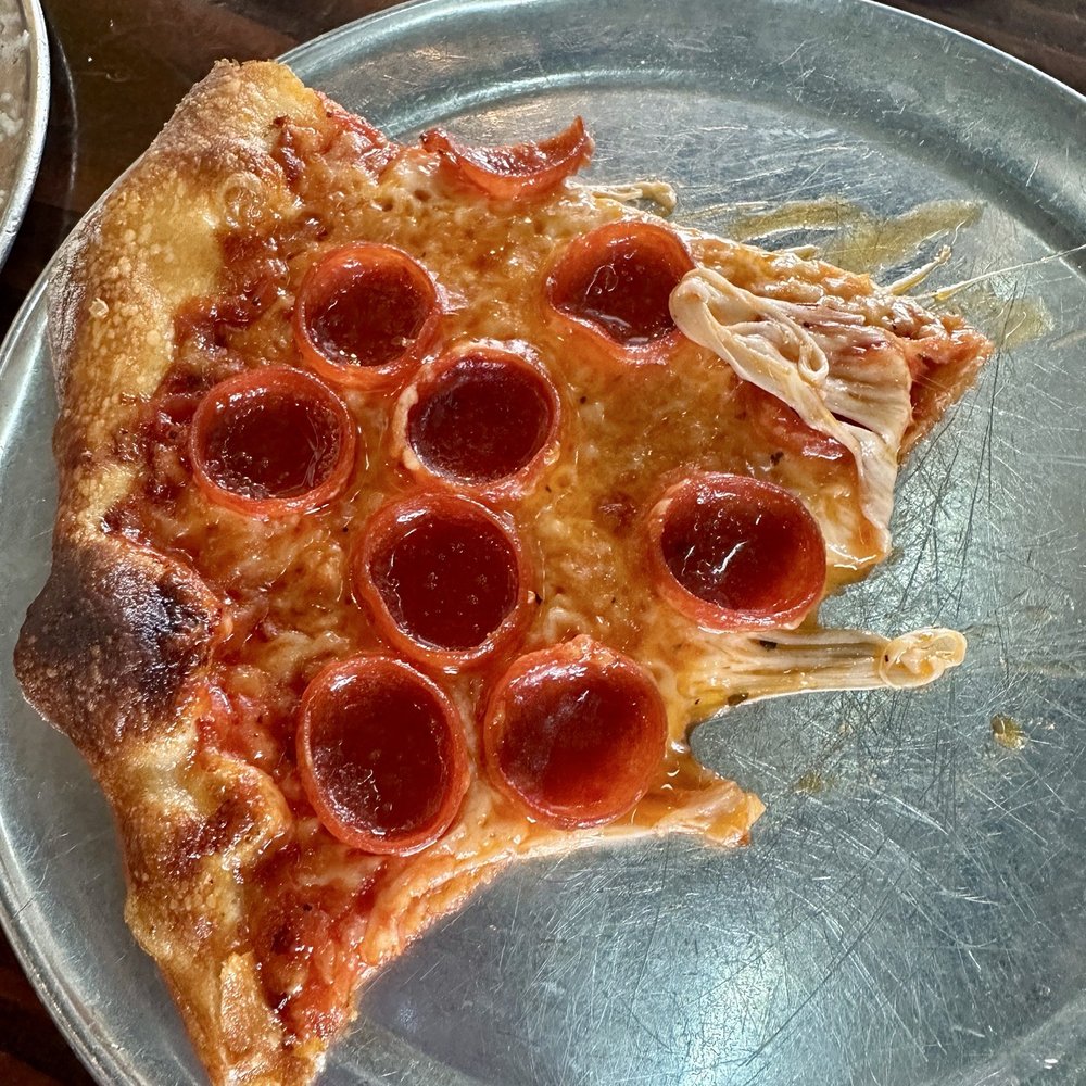 San Juan Island Brewing - Pepperoni pizza - Breweries Near Me - Friday Harbor, Washington San Juan Island Brewing - Pepperoni pizza - Breweries Near Me - Friday Harbor, Washington