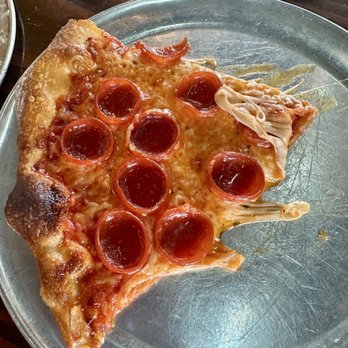 San Juan Island Brewing - Pepperoni pizza - Breweries Near Me - Friday Harbor, Washington San Juan Island Brewing - Pepperoni pizza - Breweries Near Me - Friday Harbor, Washington