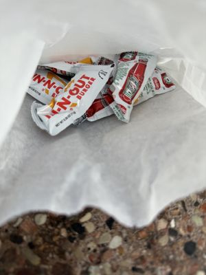 In-N-Out Burger by null