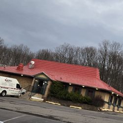 Pizza Hut - An actual dine in Pizza Hut - Apeil 2024