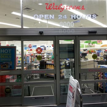 Walgreens - Front entrance well lighted at night.  A good idea for this neighborhood. - Drugstores Near Me - Orlando, Florida