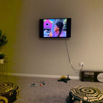Al's Handyman - Mounted tv - Handyman Near Me