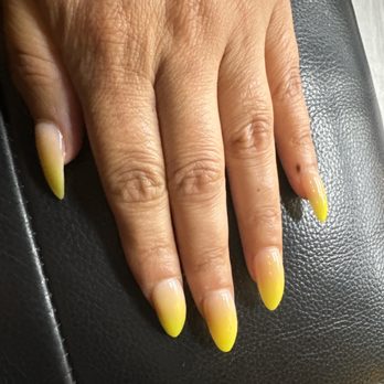 Glamorous Nail Spa - Nail Salons Near Me - Whittier, California