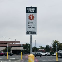 DICK'S Sporting Goods - Curbside pickup