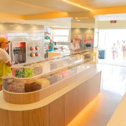 Andias Frozen Yogurt