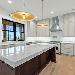 Murphy Granite Outlet - Beautiful Kitchen in Bianco Superior