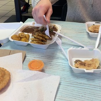 Santana's Sazon - Arepas, empanada, jugo de Chinola - Dominican Near Me - Olathe, Kansas