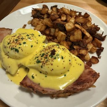 Putah Creek Cafe - Eggs Benedict - Breakfast & Brunch Near Me - Winters, California