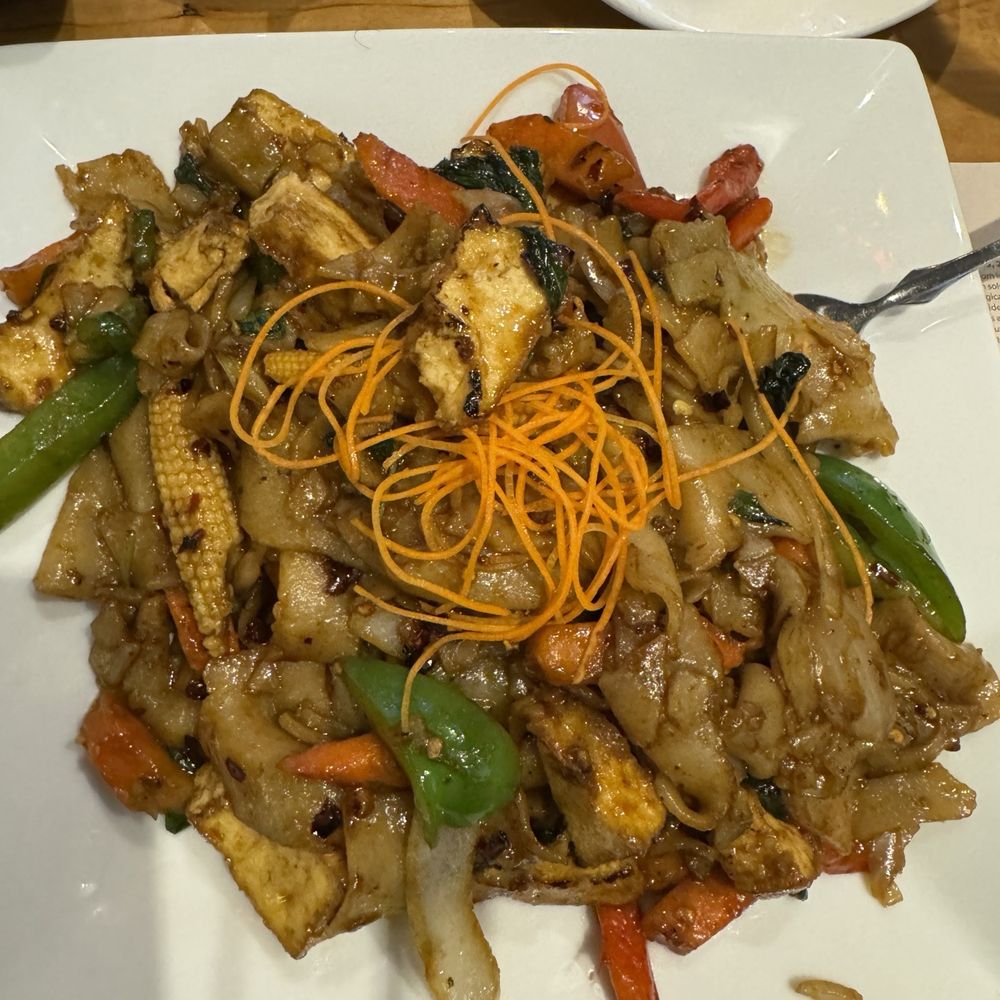 Hot Woks Cool Sushi - Pad Kee Mao with Tofu - Sushi Bars Near Me - Chicago, Illinois