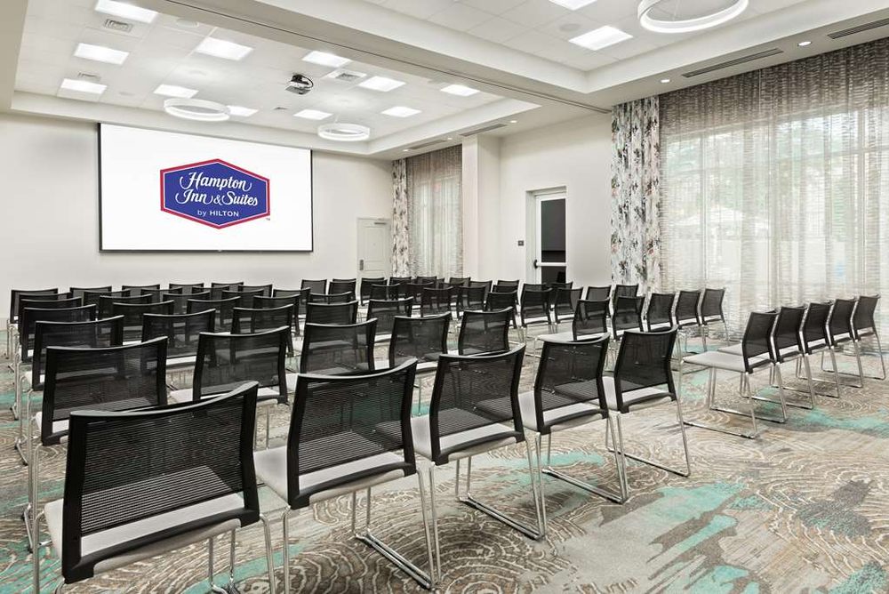 Hampton Inn & Suites Atlanta Buckhead Place