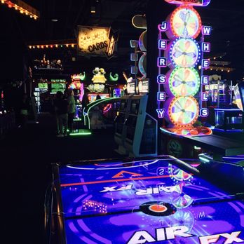 Lucky Strike Honolulu - Arcades Near Me - Honolulu, Hawaii Lucky Strike Honolulu - Arcades Near Me - Honolulu, Hawaii