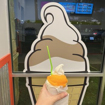 Jeremiah's Italian Ice - Orange smash Italian ice with vanilla ice cream - Ice Cream & Frozen Yogurt Near Me - Cedar Park, Texas Jeremiah's Italian Ice - Orange smash Italian ice with vanilla ice cream - Ice Cream & Frozen Yogurt Near Me - Cedar Park, Texas