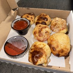 Sammy K's Steak House & Sportsbar - They look good but they're mostly dough.