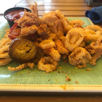 Blue Pointe Bar and Grill - Crispy calamari - Bars Near Me - Tequesta, Florida
