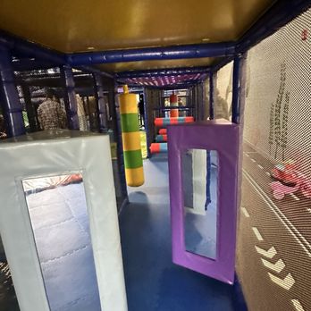 Kidtopia - Play structure maze - Indoor Playcenter Near Me - Fremont, California Kidtopia - Play structure maze - Indoor Playcenter Near Me - Fremont, California