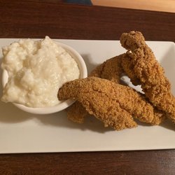 Amari's Restaurant - Fish & Grits
