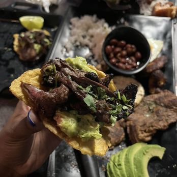 La Vecina - Tostones con churrasco y guacamole - Cocktail Bars Near Me - Astoria, New York