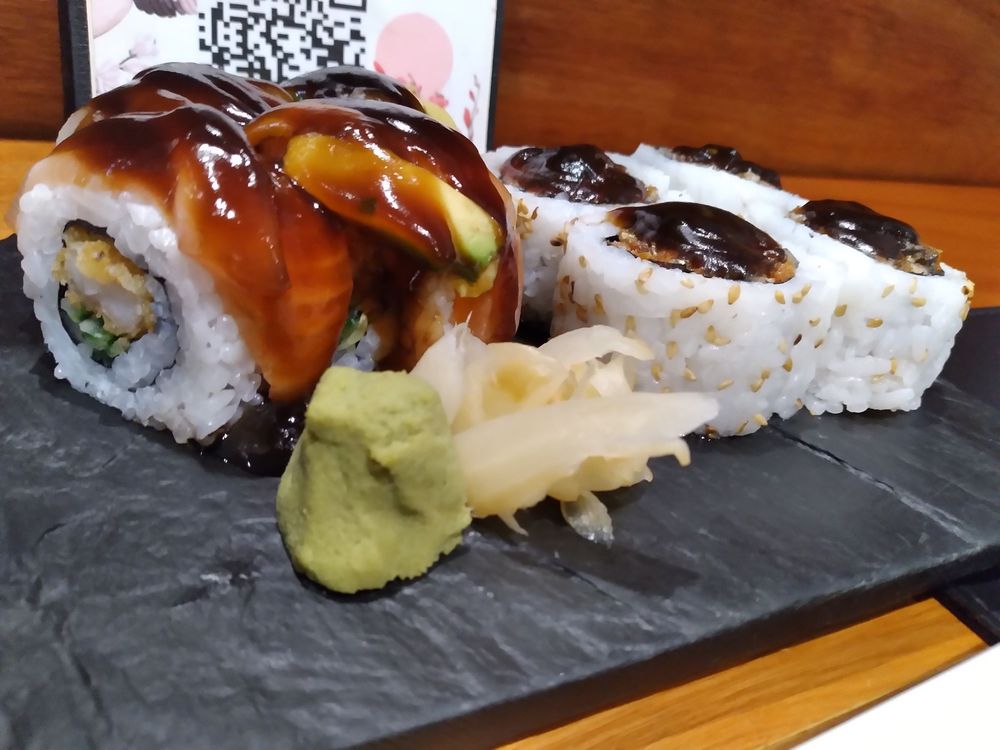 Hikaru Resto & Sushi Store