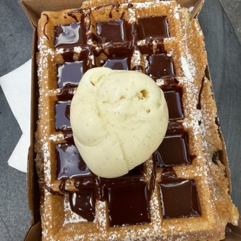 Maison Dandoy - Bakeries Near Me - Brussels, BRU Maison Dandoy - Bakeries Near Me - Brussels, BRU