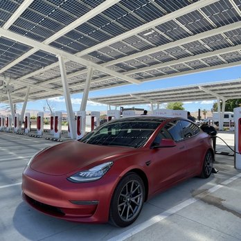 Tesla Supercharger - Firebaugh - Charging up. Car is hungry :) - EV Charging Stations Near Me - Firebaugh, California