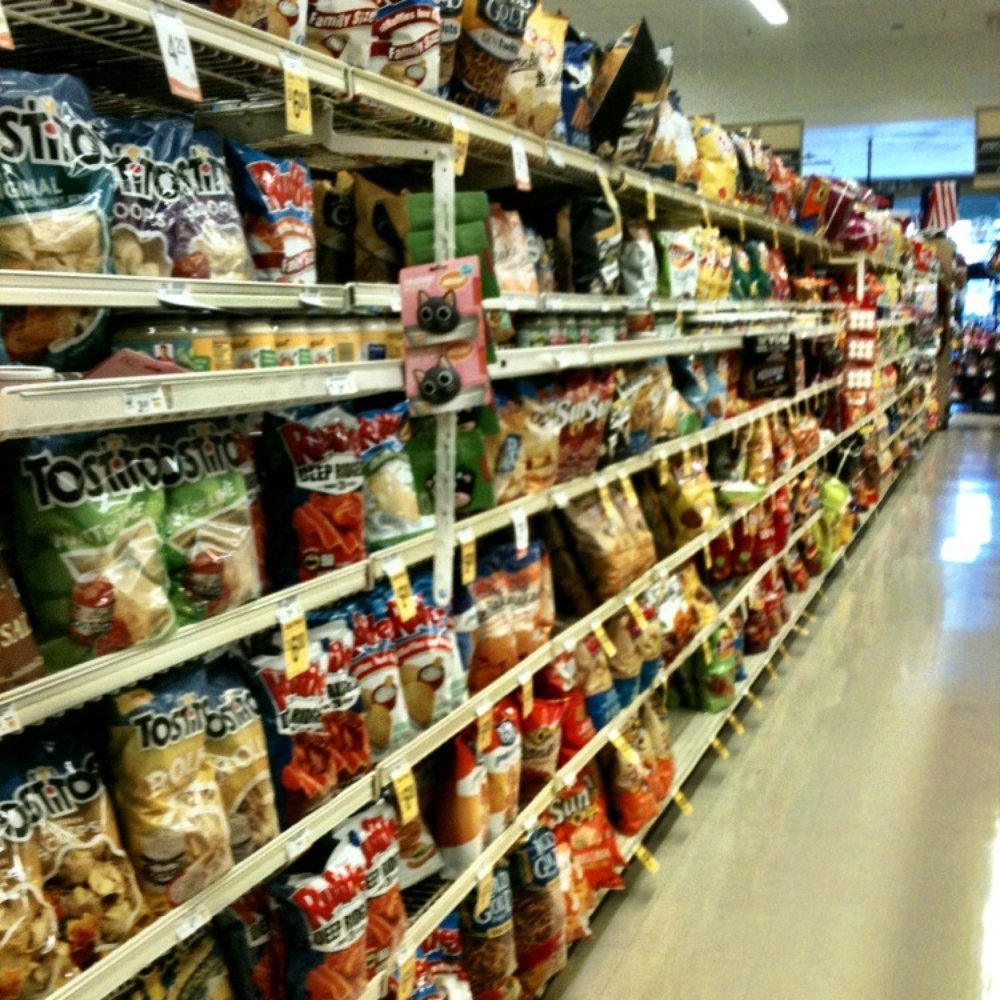 Vons - A whole Isle of Chips:) A+ - Grocery Near Me - Tujunga, California