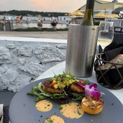 Windrose Marker 26 Lakeside Dining
