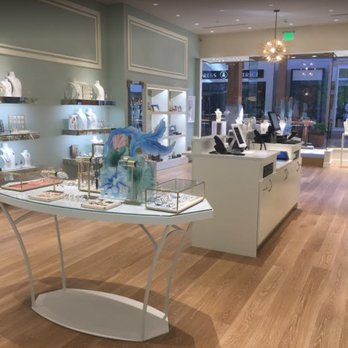 Kendra Scott - Jewelry Near Me - Lone Tree, Colorado Kendra Scott - Jewelry Near Me - Lone Tree, Colorado