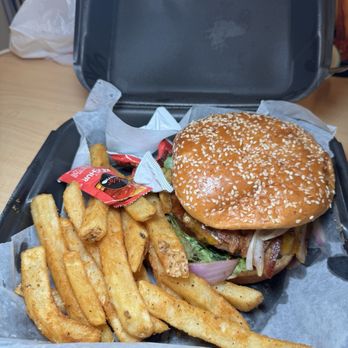 Harp & Hound - Burgers Near Me - Ellisville, Mississippi Harp & Hound - Burgers Near Me - Ellisville, Mississippi