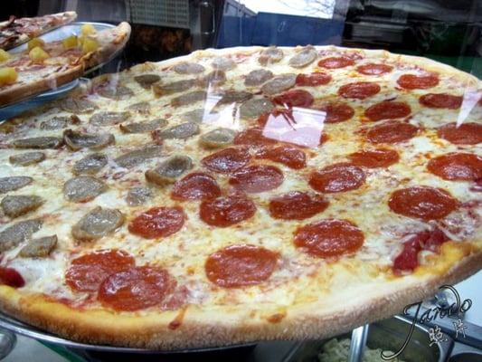 Oasis Pizza & Gyros by null