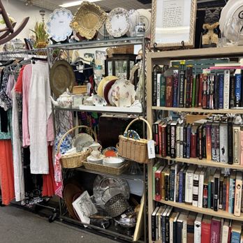 Eclectic Finds, Antiques & Interiors - Antiques Near Me - Mount Pleasant, South Carolina Eclectic Finds, Antiques & Interiors - Antiques Near Me - Mount Pleasant, South Carolina